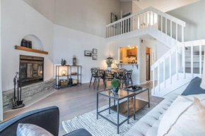 Bright & Modern Lac Tremblant Condo with Views